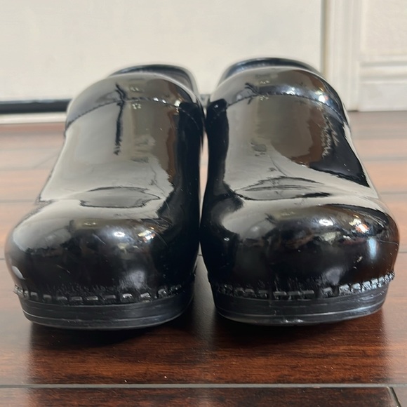Dansko Professional Clogs Women's 40 Black Patent Leather Slip On Comfort Shoes - Picture 3 of 12
